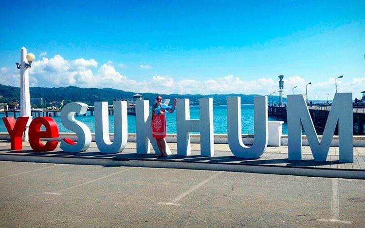 Hotel Гостевой Дом Ирина Sukhumi Exterior foto